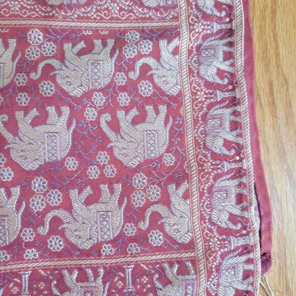 Vintage Handmade Red & Gold Elephant Pattern Silk & Rayon Table Runner With Frin - Picture 6 of 7